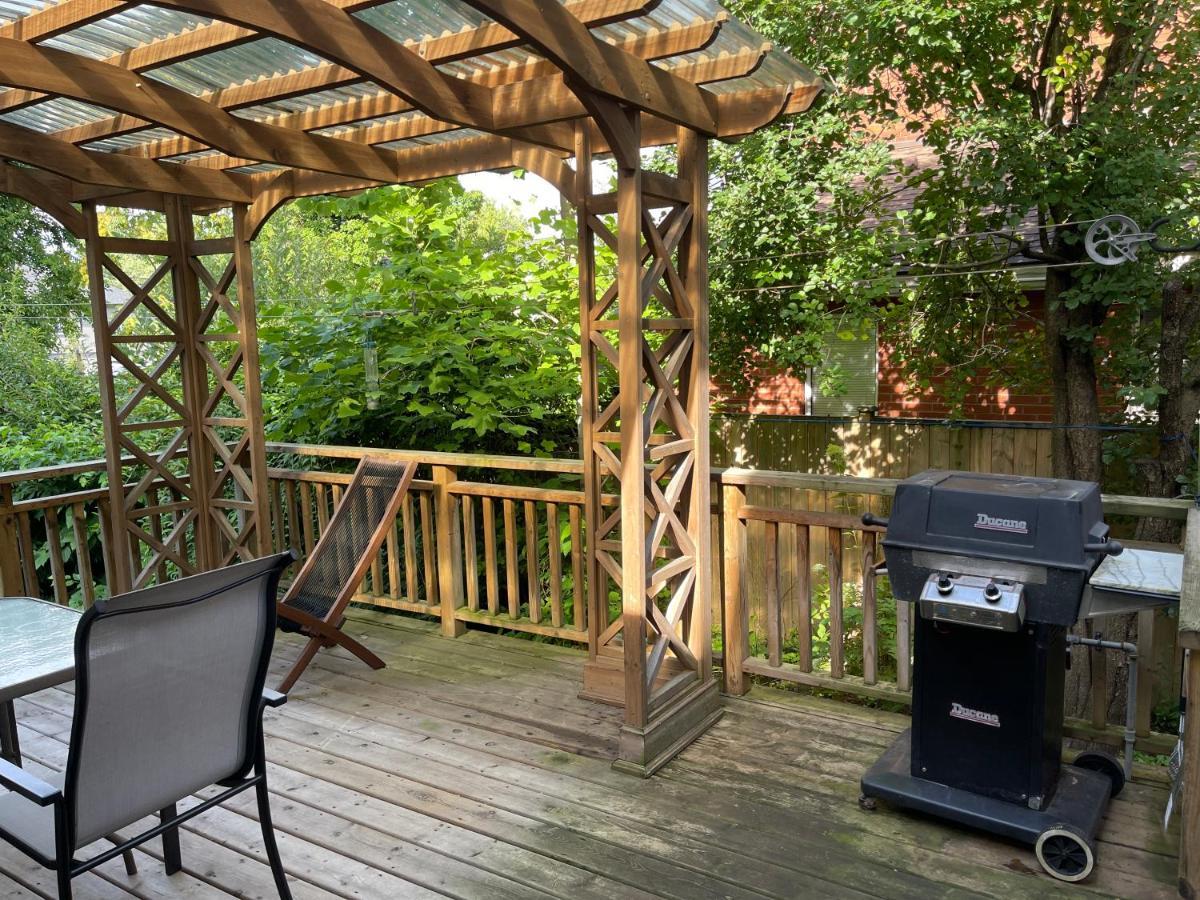 Ferienhaus Victoria Family Vacation - King Bed Private Yard Bbq Deck Gazebo - 4 Minutes To The Falls *