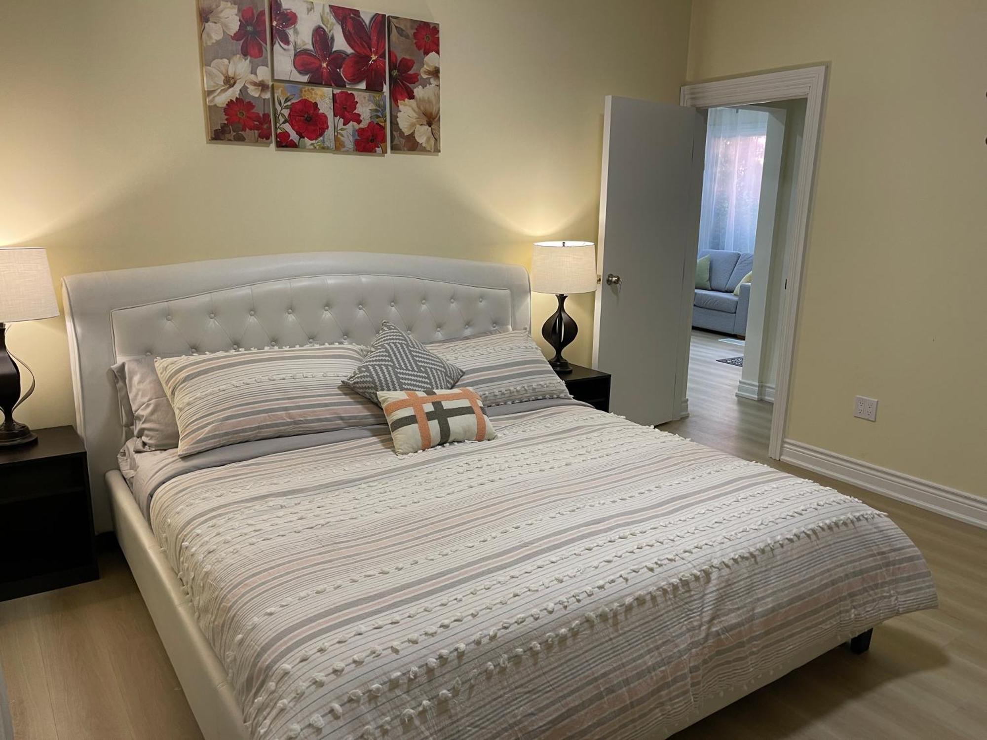 Ferienhaus Victoria Family Vacation - King Bed Private Yard Bbq Deck Gazebo - 4 Minutes To The Falls *