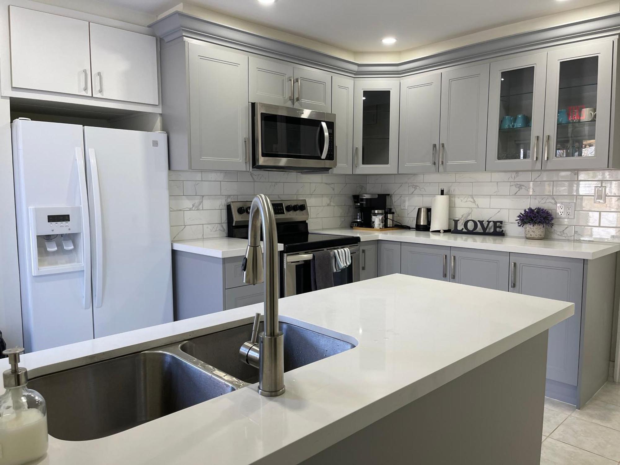 Ferienhaus Victoria Family Vacation - King Bed Private Yard Bbq Deck Gazebo - 4 Minutes To The Falls